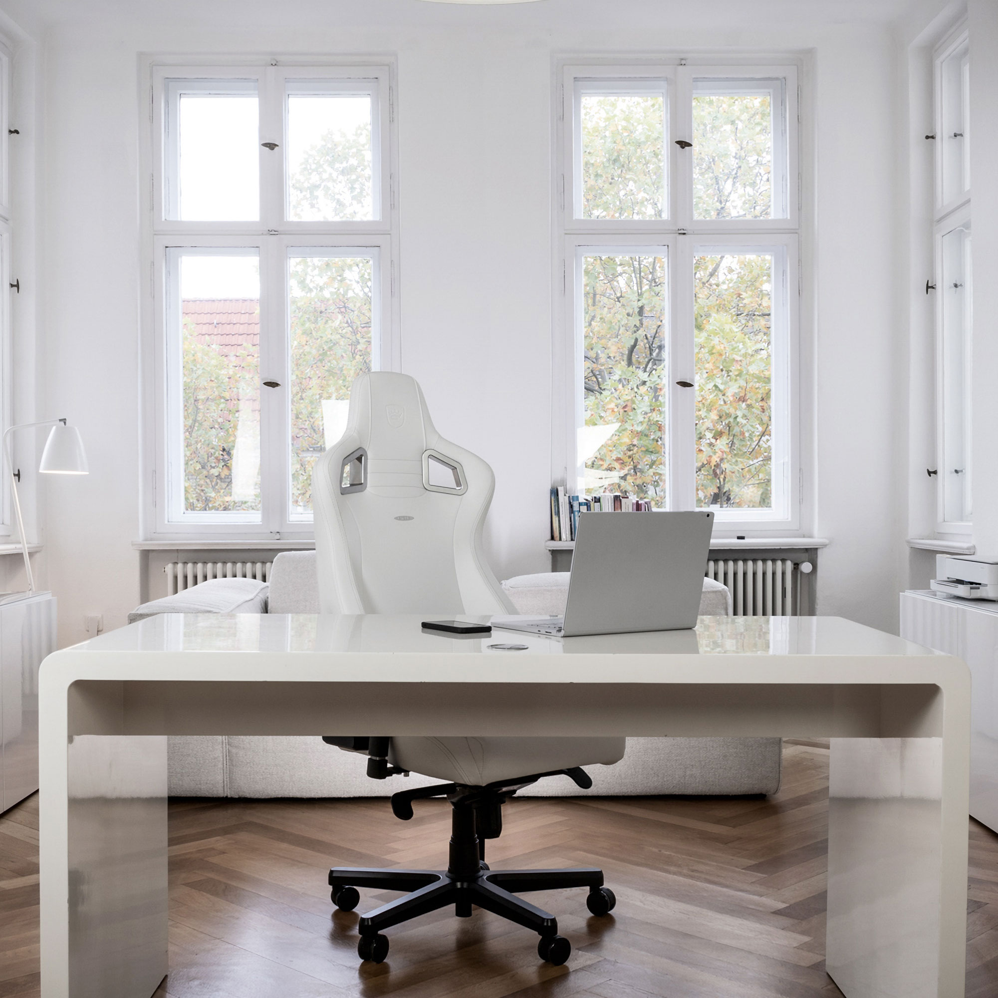 noblechairs EPIC - WHITE EDITION - ゲーミングチェア - 株式会社