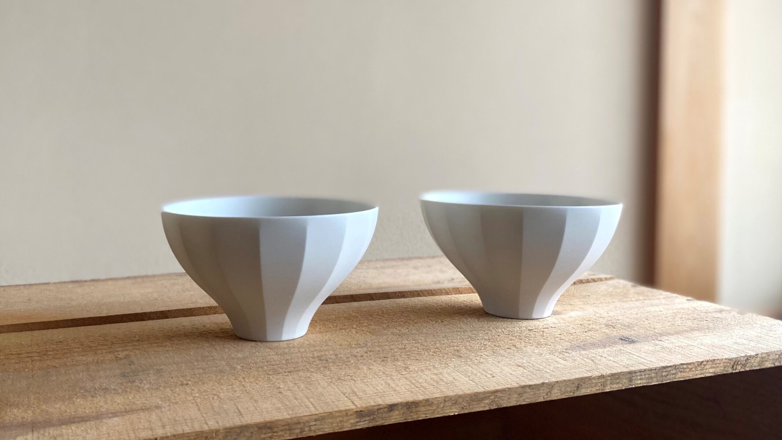 サステナブルな有田焼新陶土「天白」を使った、新シリーズ「apl」誕生