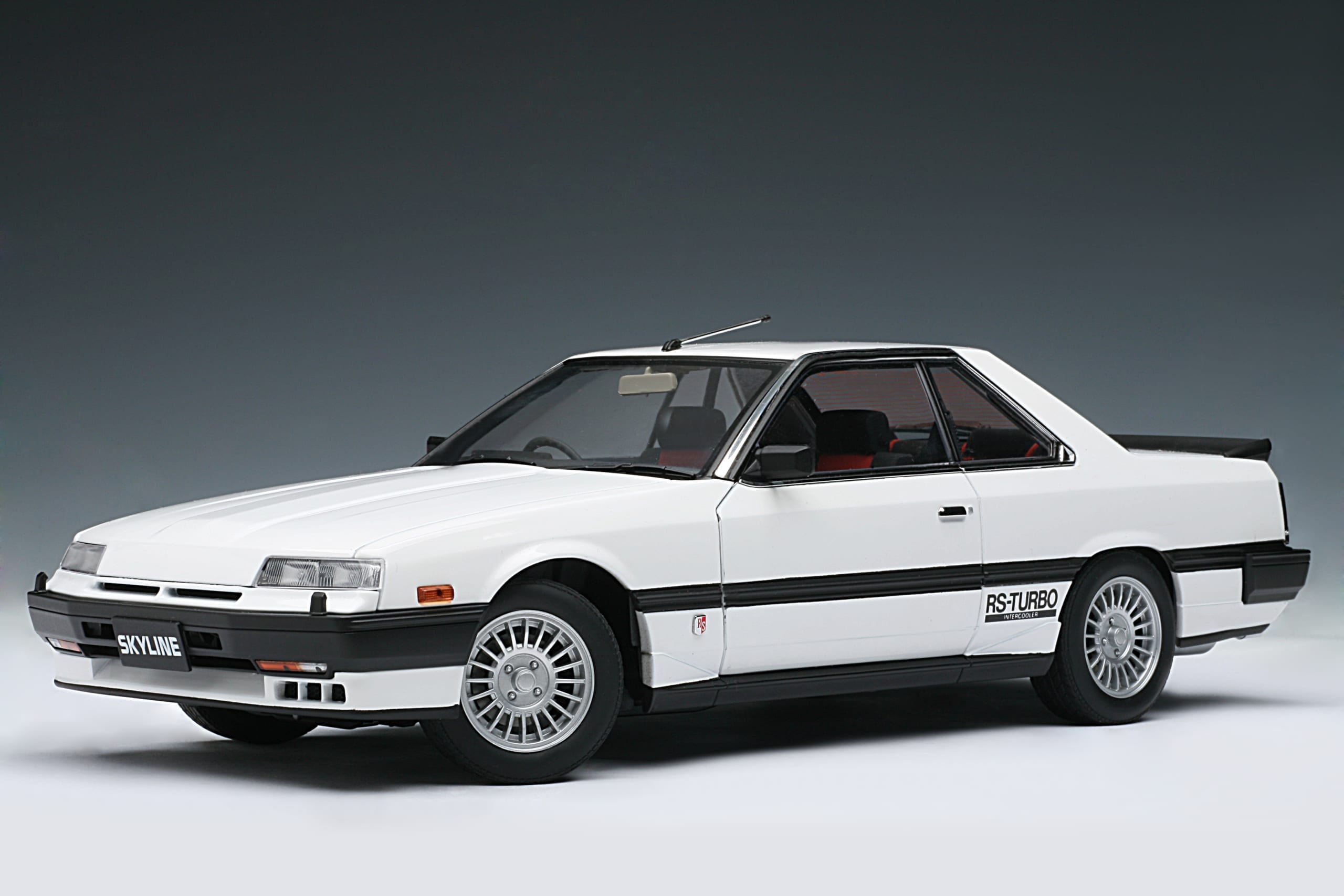 Nissan Skyline Hardtop 2000 Turbo Intercooler RS-X (DR30) (White