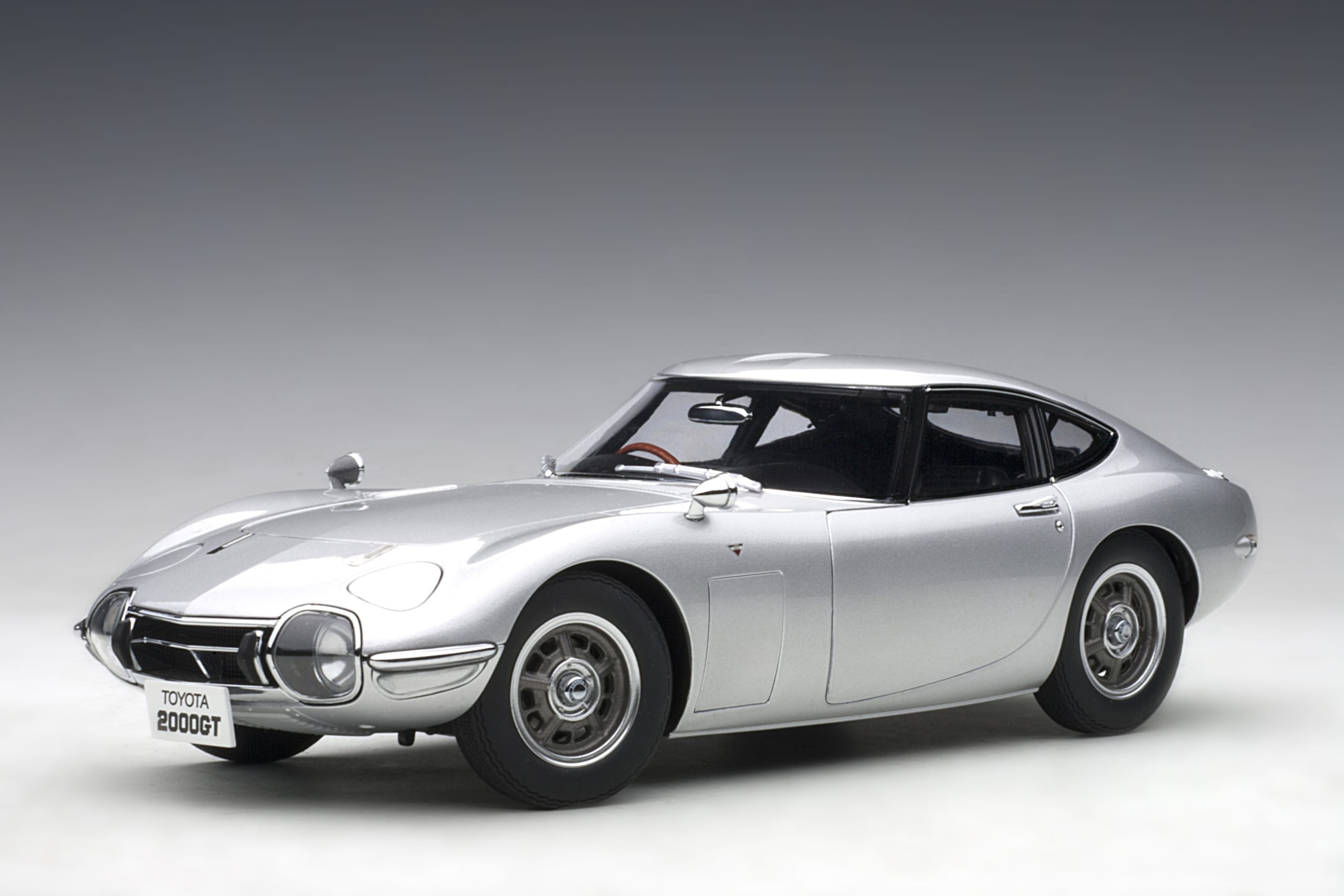 Toyota 2000GT (Silver) | AUTOart