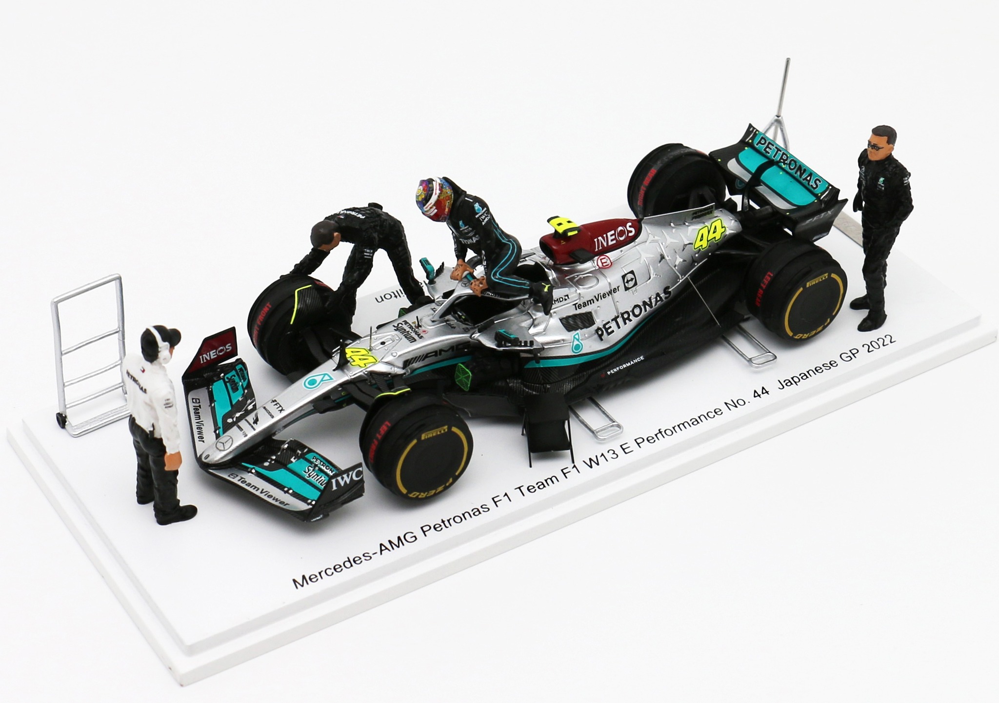 SPARK 1:43 Mercedes-AMG Petronas Formula One Team W13 E