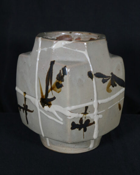 地掛鉄絵白流掛方瓶 – あたか美術 ATAKA Art Gallery