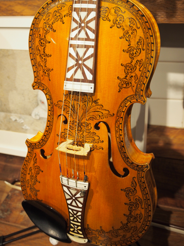 ノルウェーの伝統楽器「ハーディングフェーレ」とは？特徴と魅力を紹介