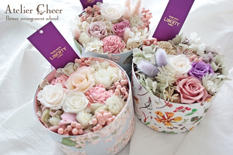 プリザーブドフラワーでボックスアレンジメント～リバティ柄のボックス