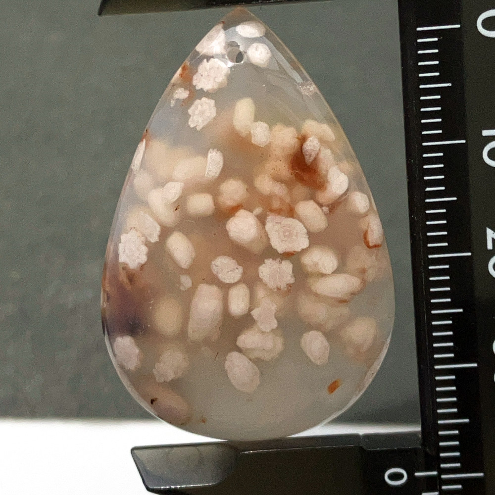 穴あき桜瑪瑙[293] 40x27mm 65Cts / 天然石ルース | Attic Natura
