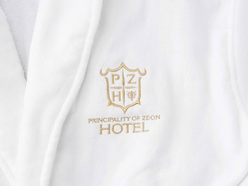 シャア専用バスローブ」をセットにしたガンダムDVD-BOX