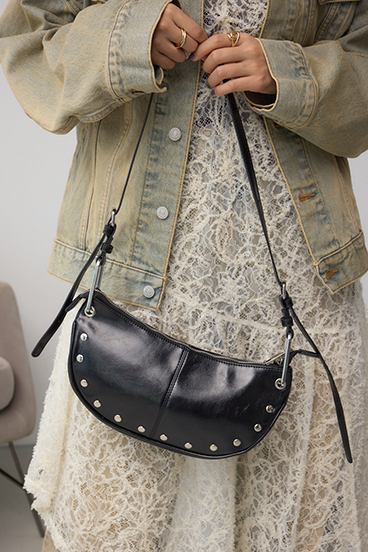 スタッズデザインワンハンドルバッグ｜WOMEN｜250IAC55-060K｜AZUL BY