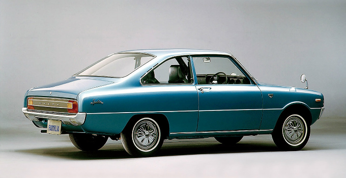 マツダ ファミリアプレスト (3代目 1973-1977)：ボディサイズを拡大し