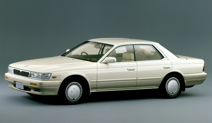 日産 ローレル (6代目 1989-1993)：4WSやパワートレイン総合制御