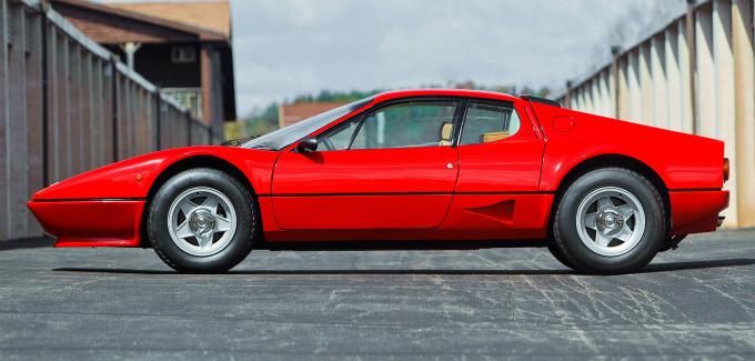 フェラーリ 512BB (1976-1981)：前身365GT4/BBに引き続き市販車最速を