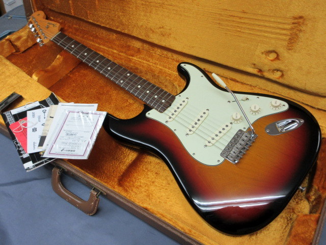 Fender American Vintage '62 Stratocaster Thin Lacquer 3CS / LINDY
