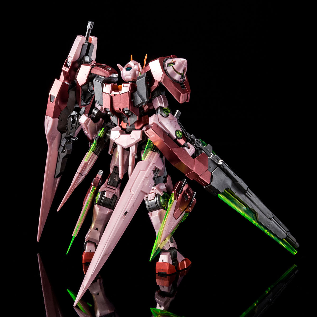 MG 1/100 ダブルオーガンダム セブンソード/G (トランザムモード