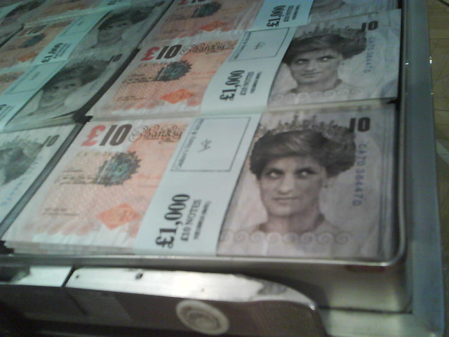 Di-Faced Tenners, 2004 - Banksy Explained