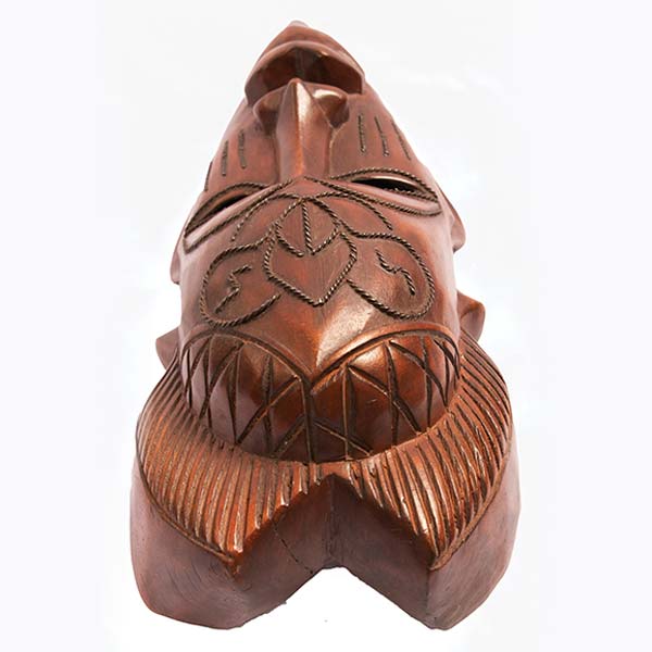 茶色の木彫りのアフリカのマスク | 手作りの壁アート