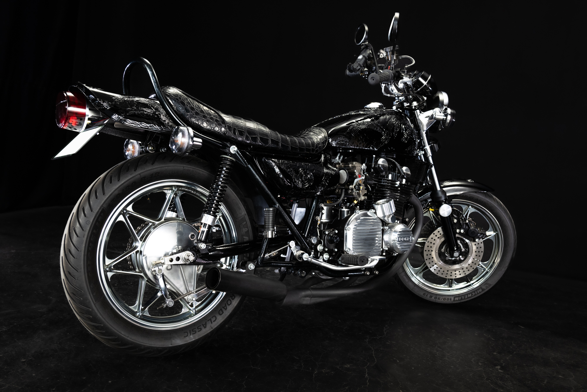 FOR SALE ] : KAWSAKI 900 Super4 Z1 with UNDULATION | BADLAND BLACK