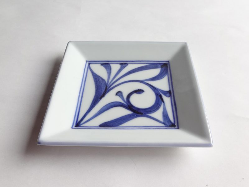 角銘々皿 一つ唐草 | 砥部焼 梅山窯