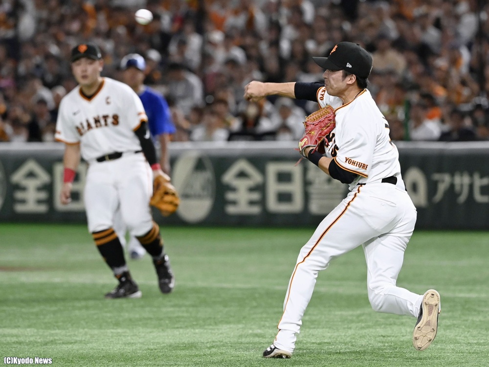 大矢氏「いいプレーでした」巨人・増田大、サードの守備で魅せた