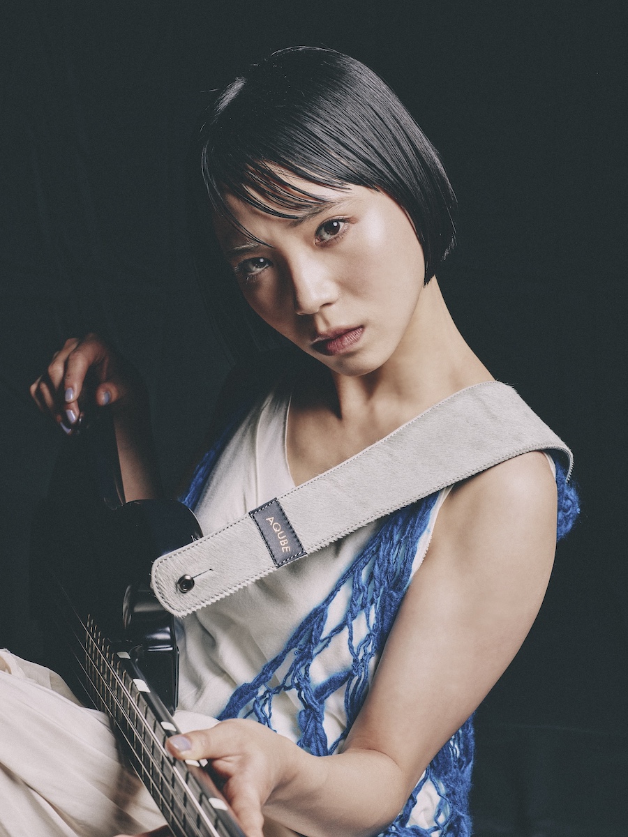 アユニ・Dが高品質レザーを使ったAQUBEのストラップを体験！「身体と