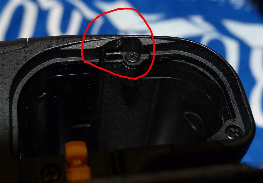 電池蓋が閉まらない』 ニコン D7000 ボディ のクチコミ掲示板 - 価格.com