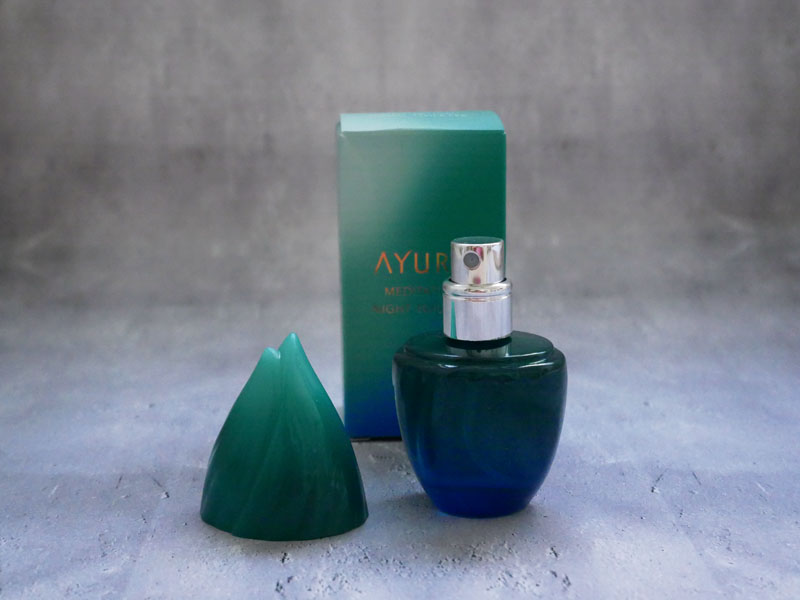 メディバスの香りをベースにした寝香水「アユーラ メディテーション