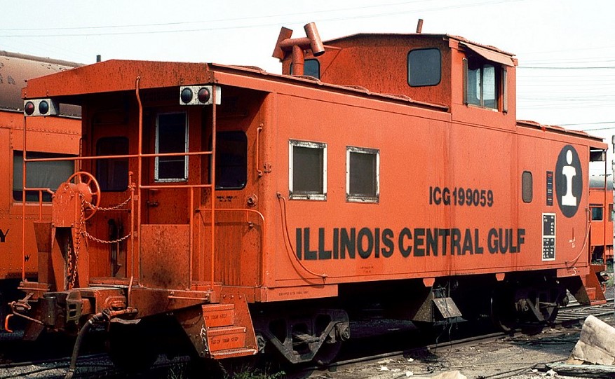 MTH Premier Extended Vision Caboose – Illinois Central Gulf