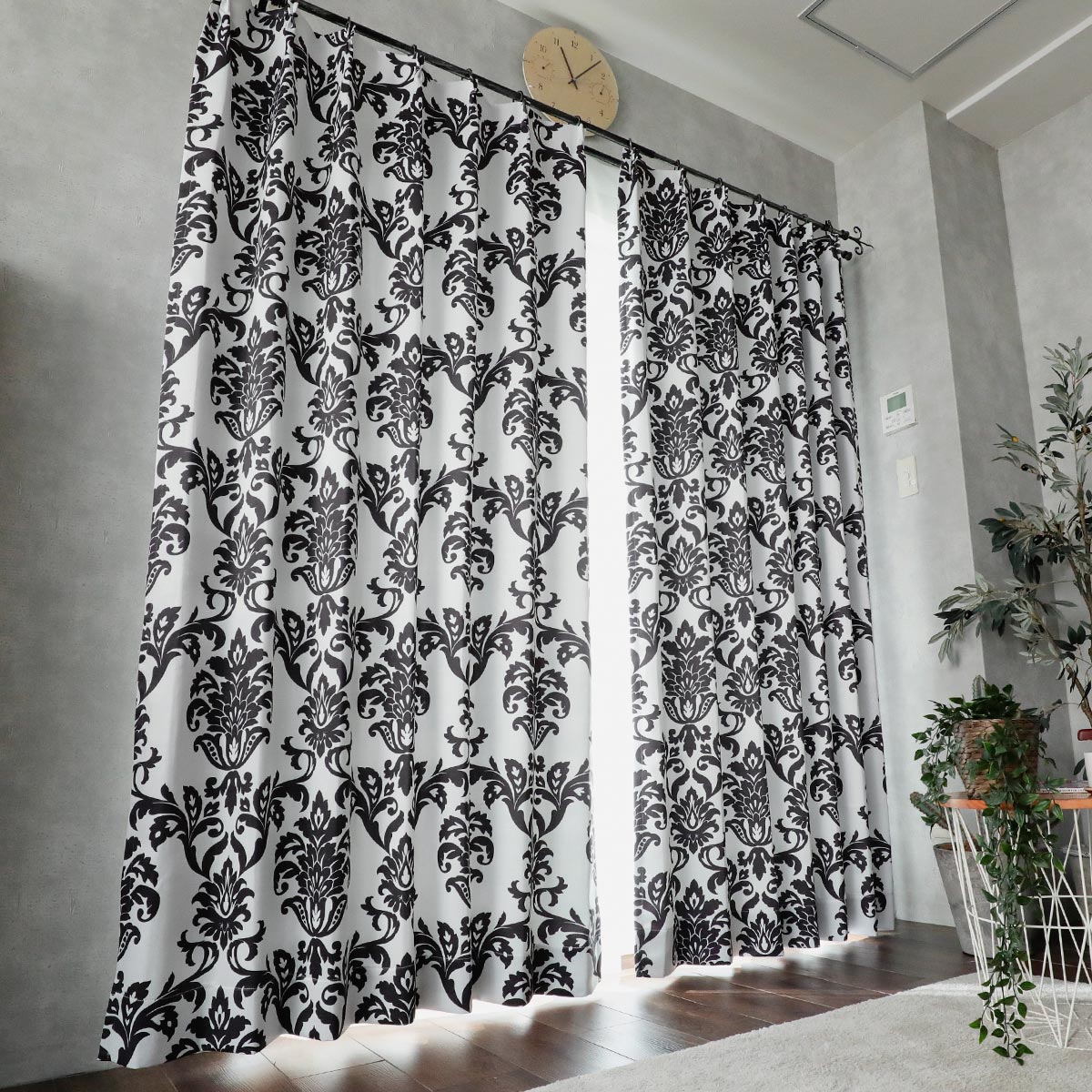 クラシカルなダマスク柄でエレガント空間に。TALOSIドレープカーテン