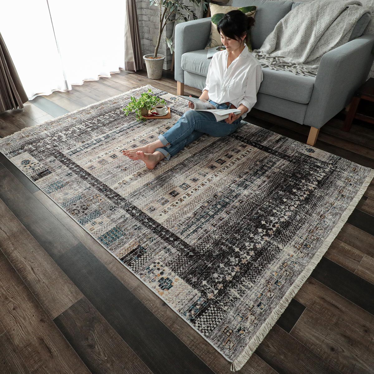 おしゃれなヴィンテージ風ラグ8選！【映える男前コーディネート例】も