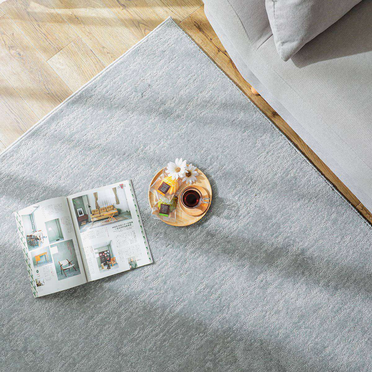 高密度ナイロン100％で踏み心地抜群！光沢と陰影が美しいデザインの