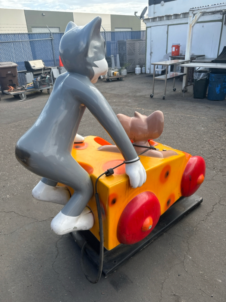 TOM & JERRY KIDDIE RIDE CAR RIDER