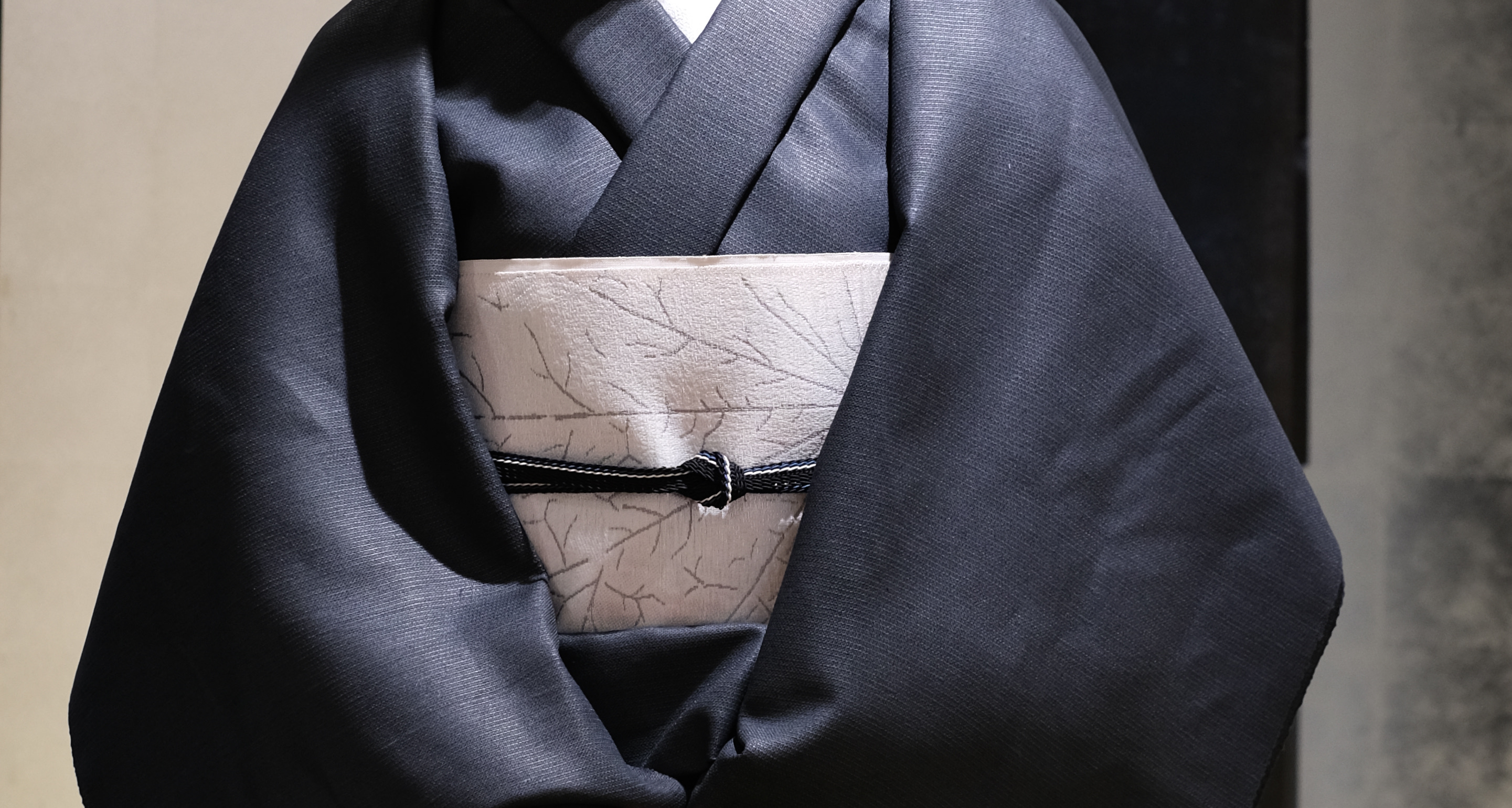 誉田屋源兵衛 紙布 着尺 着物 墨黒 | 帯ときもの やまぐち 洗練された