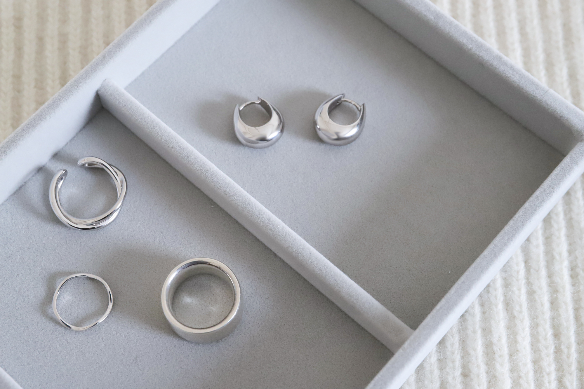 プラチナとシルバーの5つの違い！お手入れ方法もチェック | プラチナ