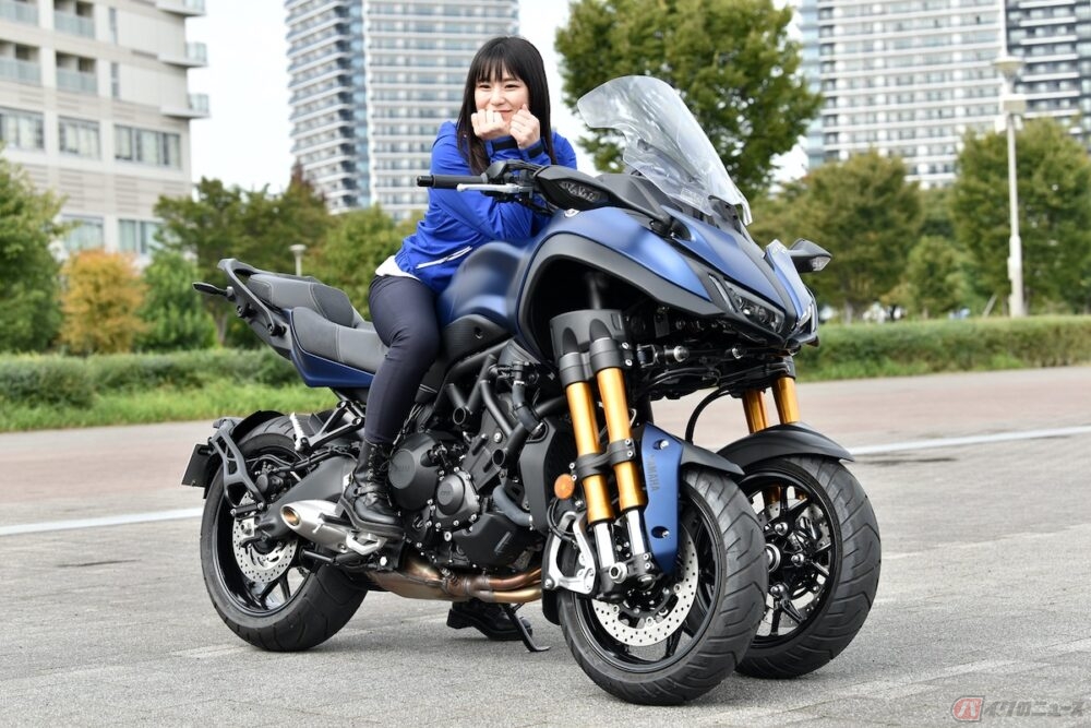 バイク初心者の女性ライダーが、ヤマハの前2輪、後1輪の3輪バイクのLMW