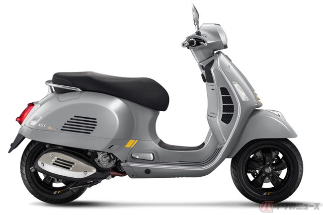 ベスパ最新型「GTSスーパーテック300」登場 レトロな外観に4.3インチ
