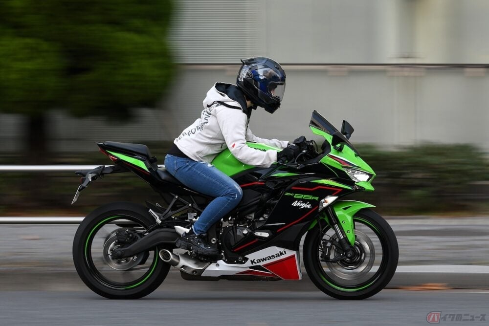 夜道雪のちょっと寄り道」 夢にまでみたカワサキのニーハン4発、Ninja