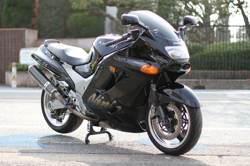 カワサキ ZX-11 | 埼玉県戸田市 中古バイク販売＆買取 バイカーズコア