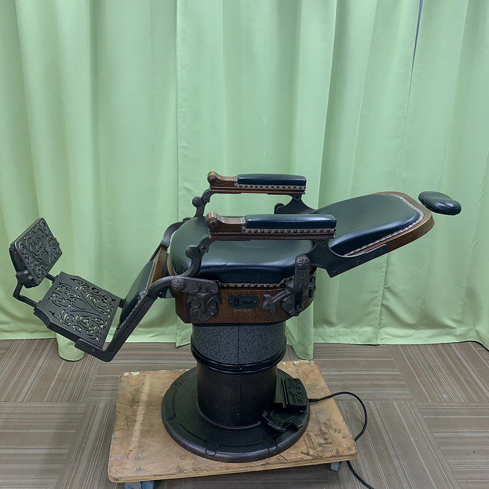 タカラベルモント 理容椅子 ザ・クラシック 75周年記念モデルを入荷