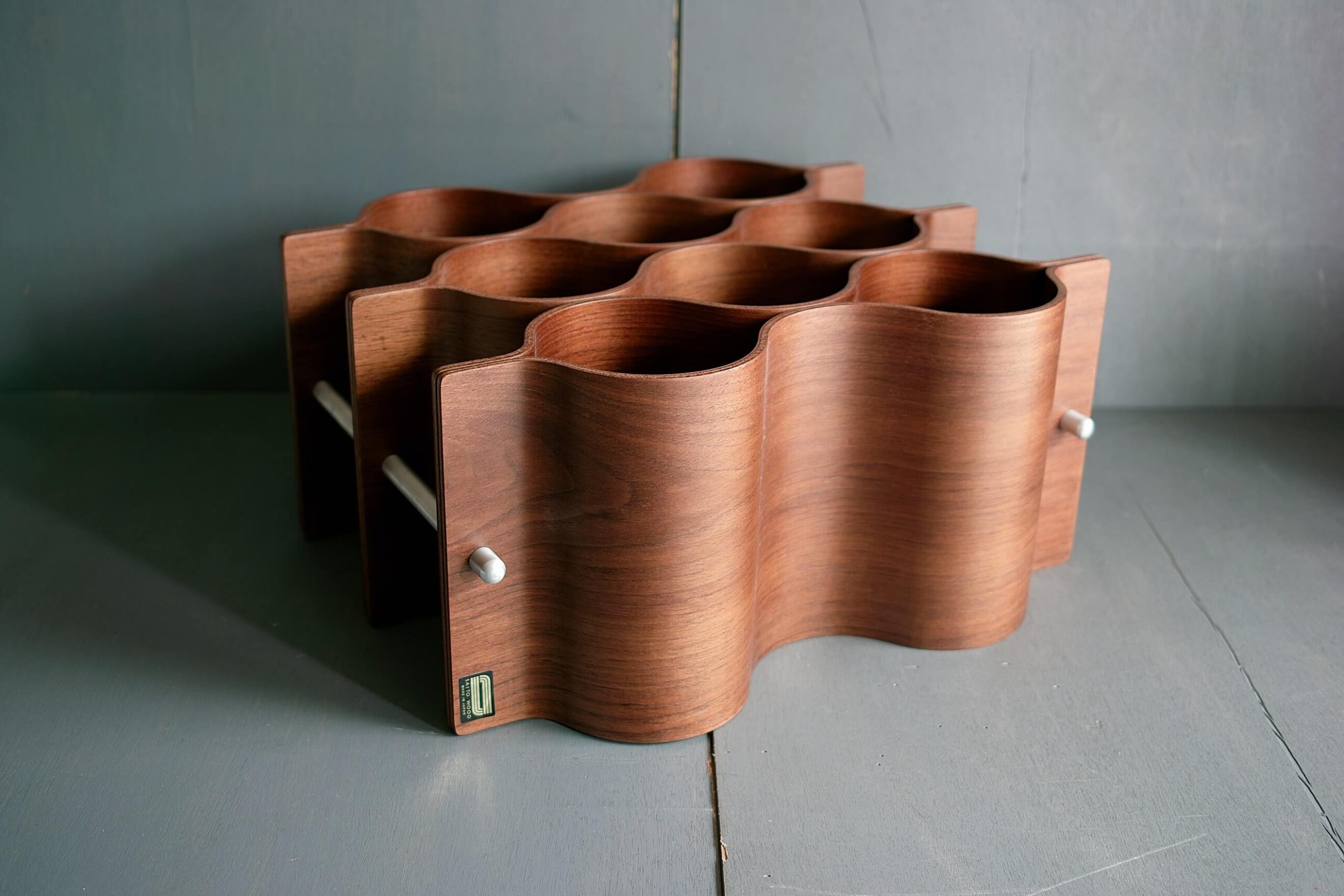 No.8928「ウォルナットプライウッドのワインラック：サイトーウッド