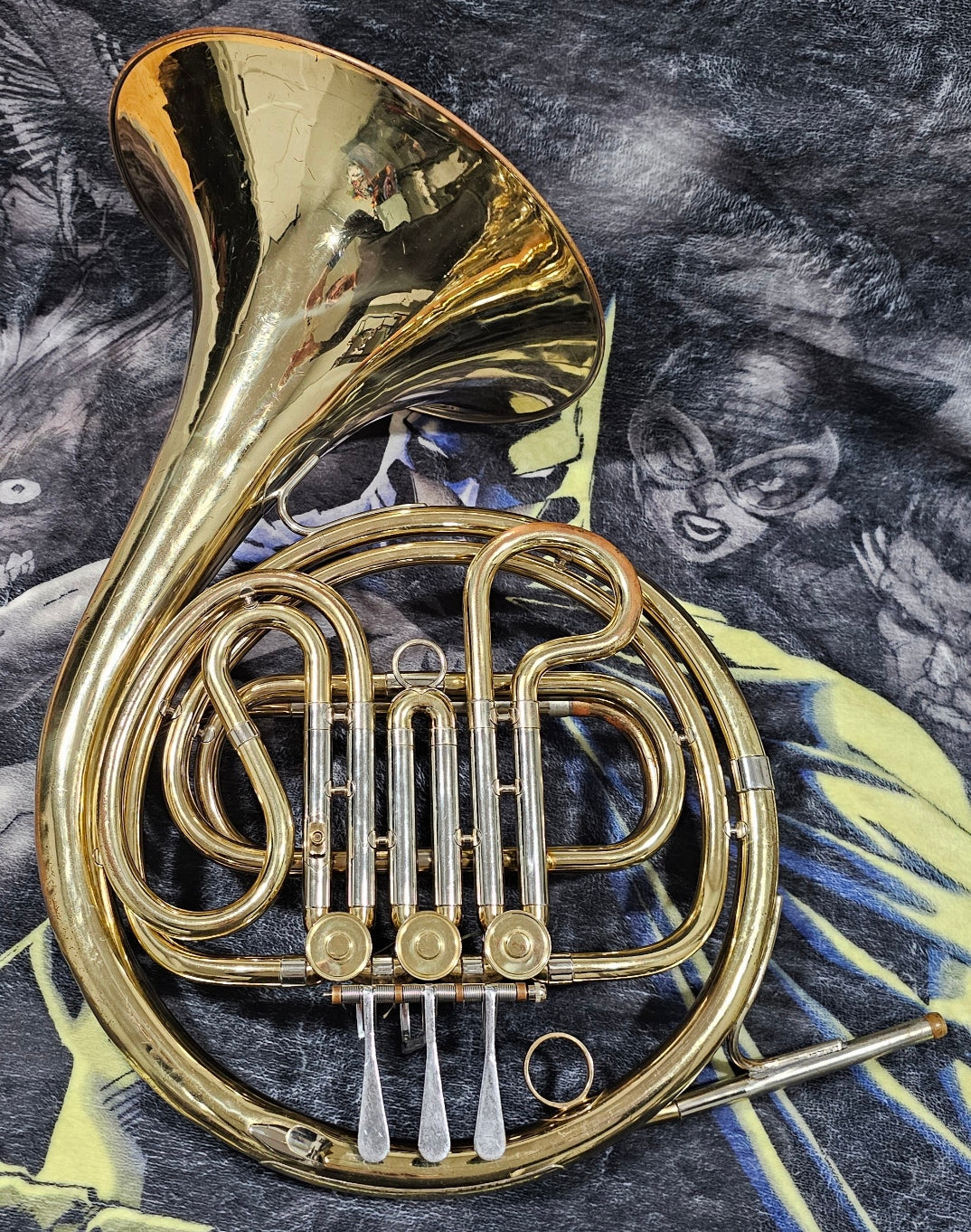 Single French Horns – Bored Horns