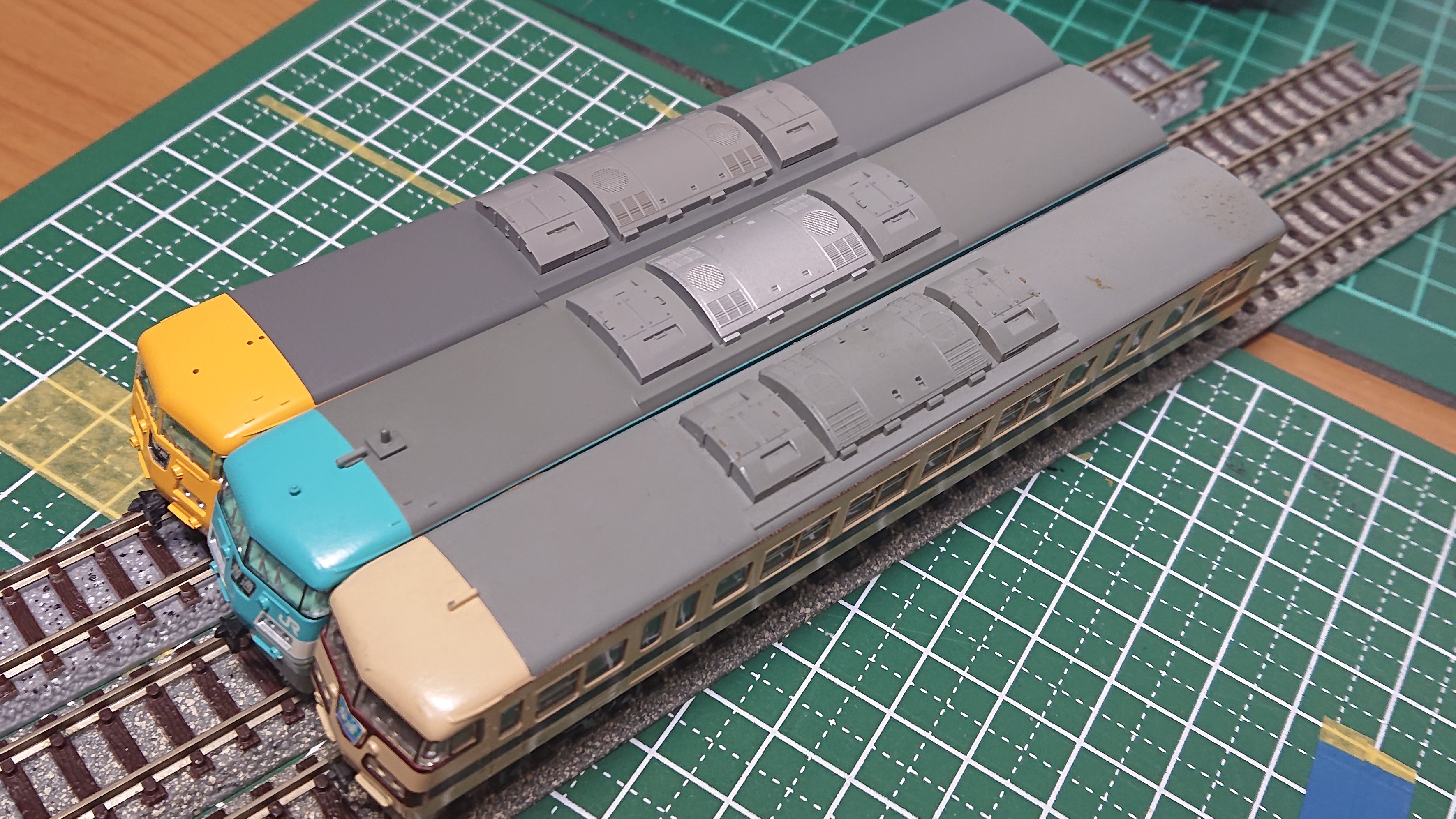 MicroAce_117系和歌山色4両セット入線整備（1） - 森の小径