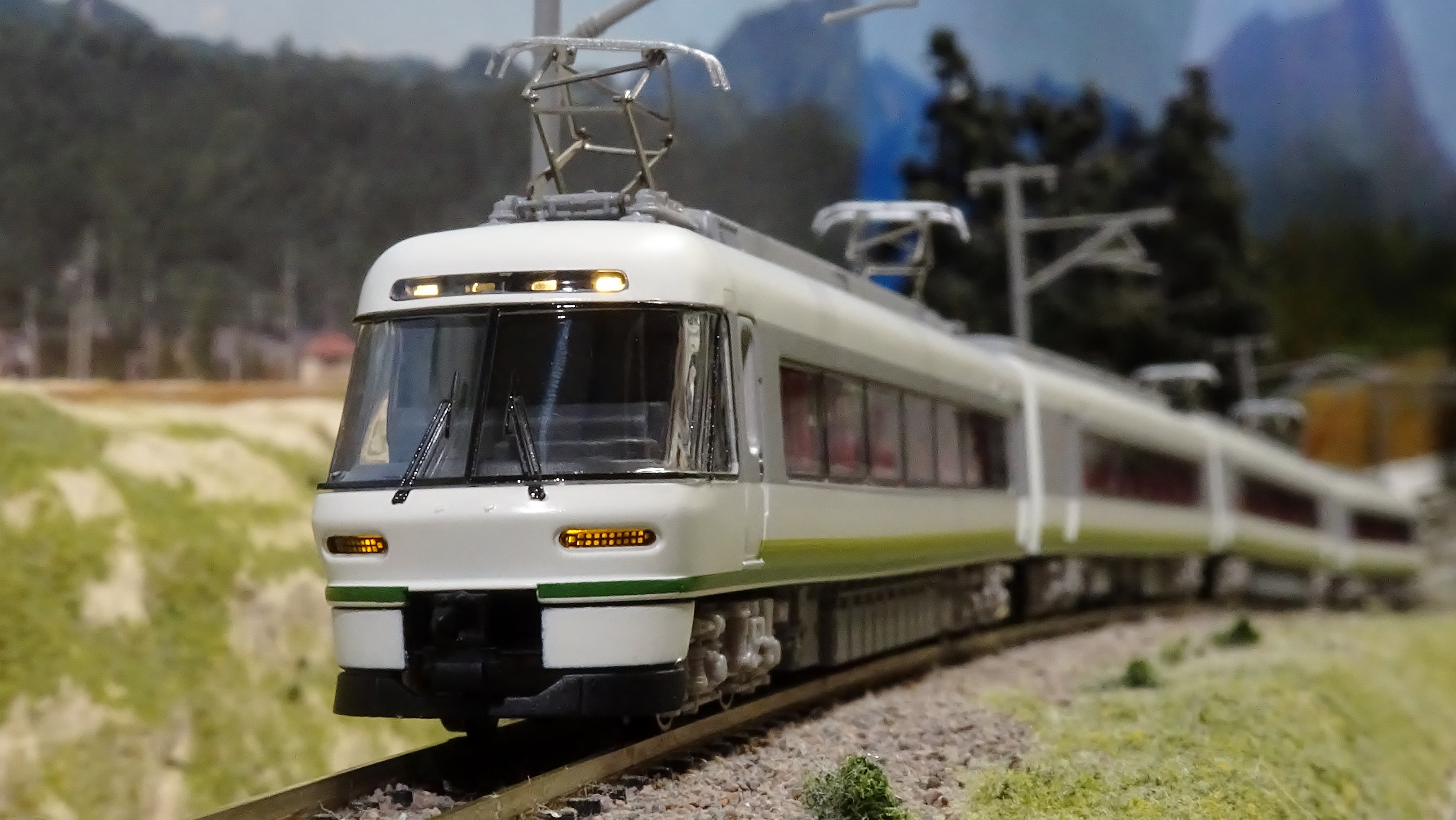 新車入線】近鉄26000系さくらライナー未更新車4両セット - ビスタ模型