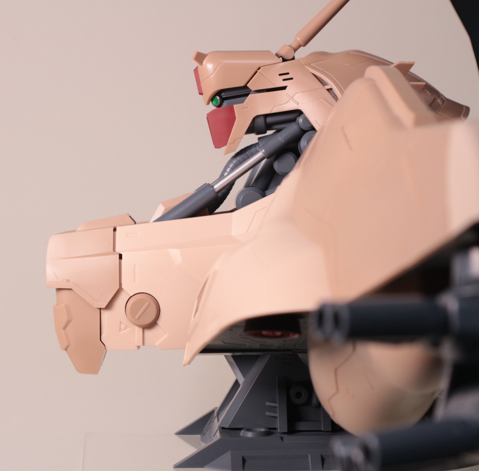 マシンビルド 機動戦士ガンダム 逆襲のシャア α・アジールのご紹介