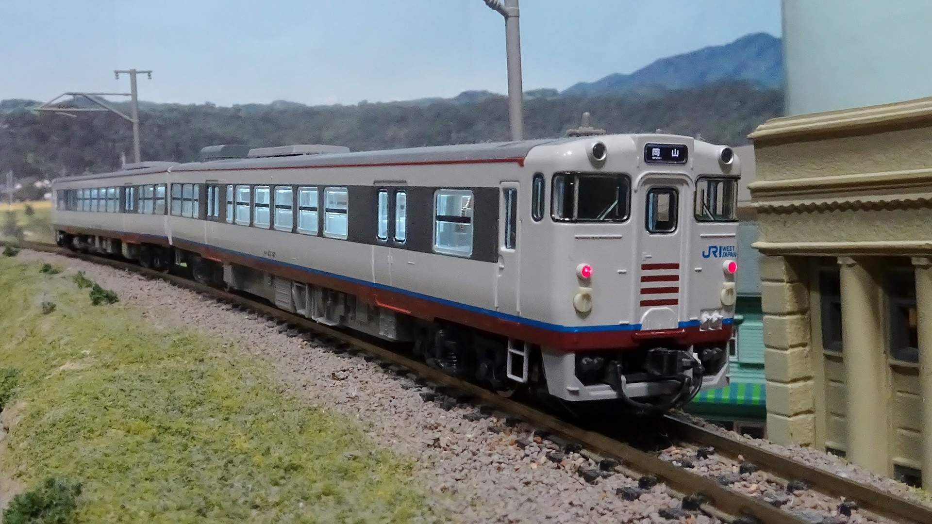 081F キハ47-0形JR西日本更新車・岡山快速色 - ビスタ模型鉄道