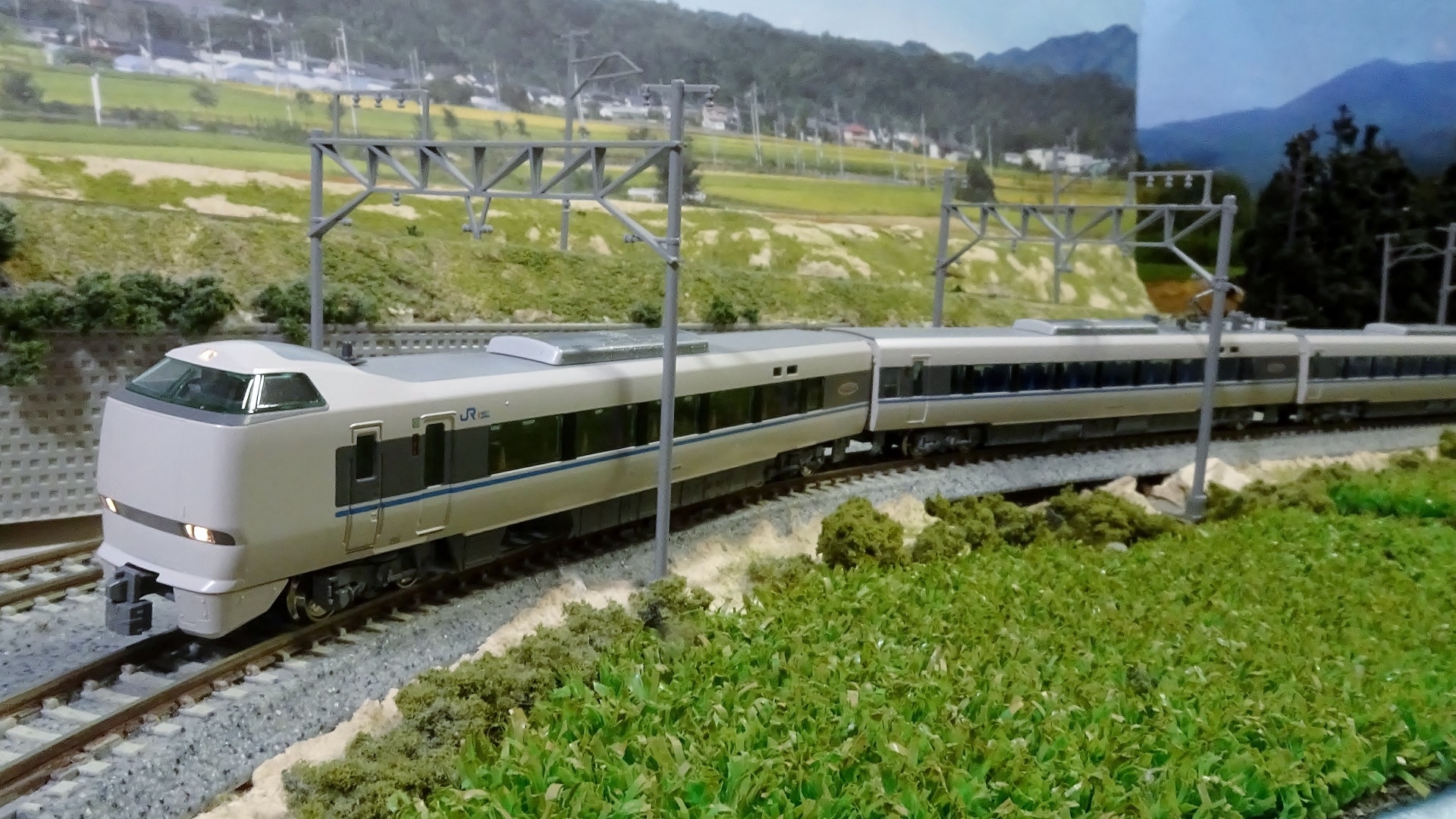 新車入線】683系4000番台「サンダーバード」(旧塗装) ー9両固定の