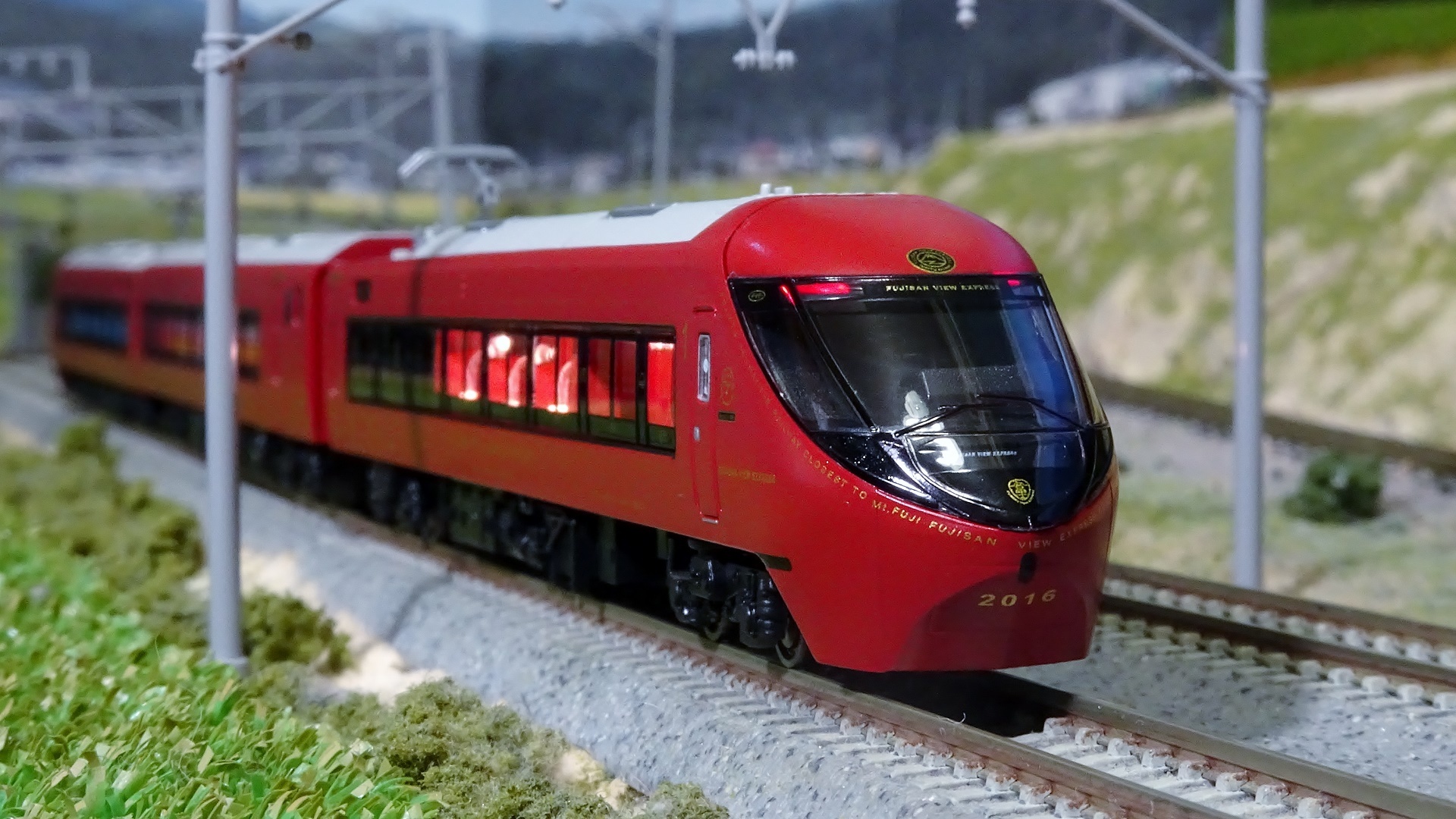 新車入線】富士山麓電気鉄道8500系「富士山ビュー特急」 - ビスタ模型