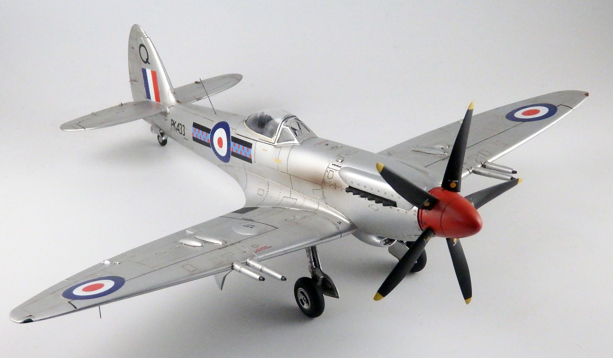 スピットファイア - ナイトウモデルズ