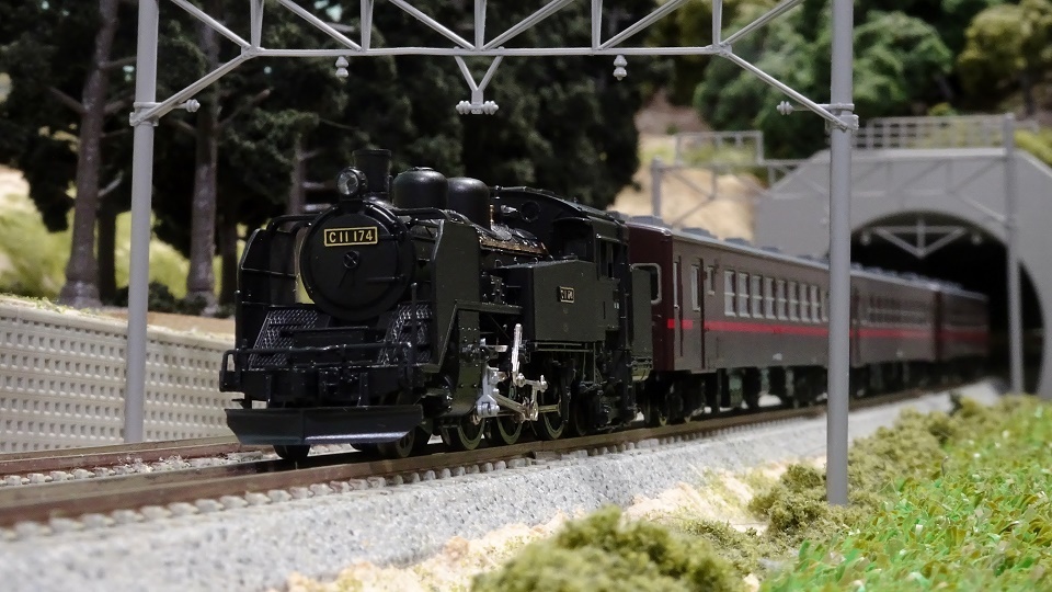 真岡鐵道 C11と50系客車（赤帯） - ビスタ模型鉄道（エヌゲージ日記）