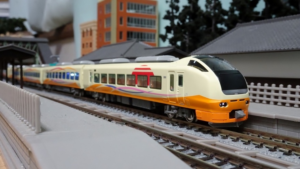 E653系1000番台 特急「いなほ」 - ビスタ模型鉄道（エヌゲージ日記）