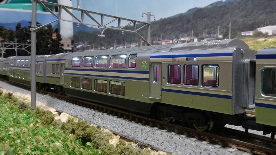 E235-1000系 横須賀・総武快速線 に室内灯！15両は大変だ（笑