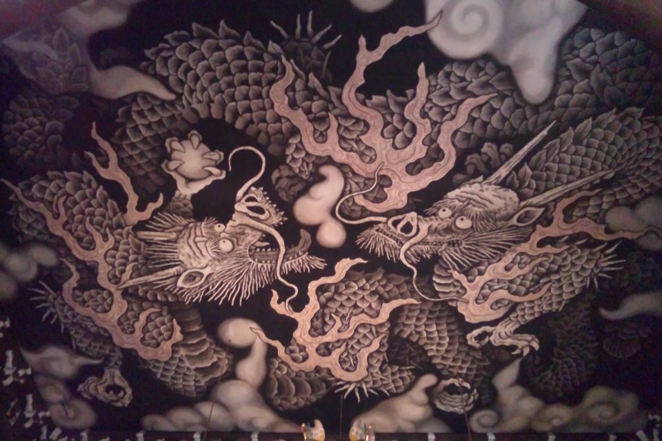 建仁寺の天井画、小泉淳作「双龍図」 | 足立区綾瀬美術館 annex