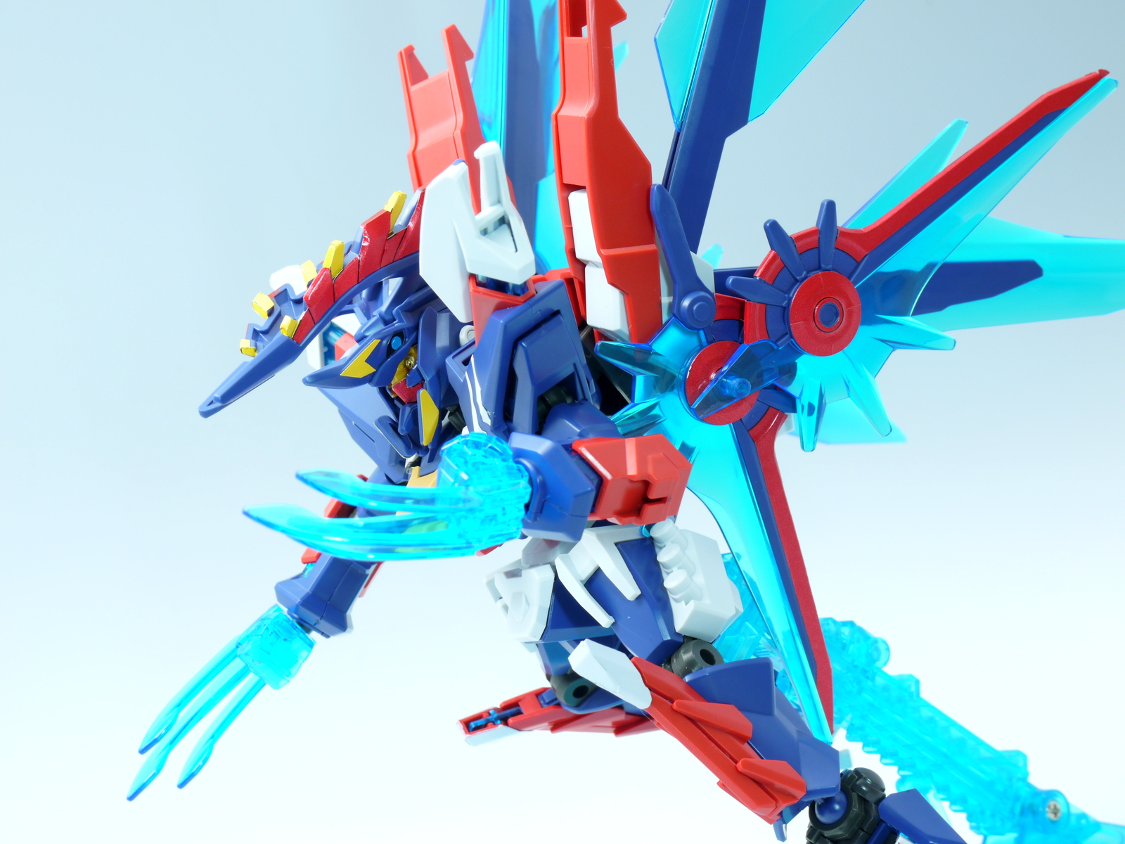 ダンボール戦機 「LBX ディ・レギウディア」 レビュー - 四方山道楽